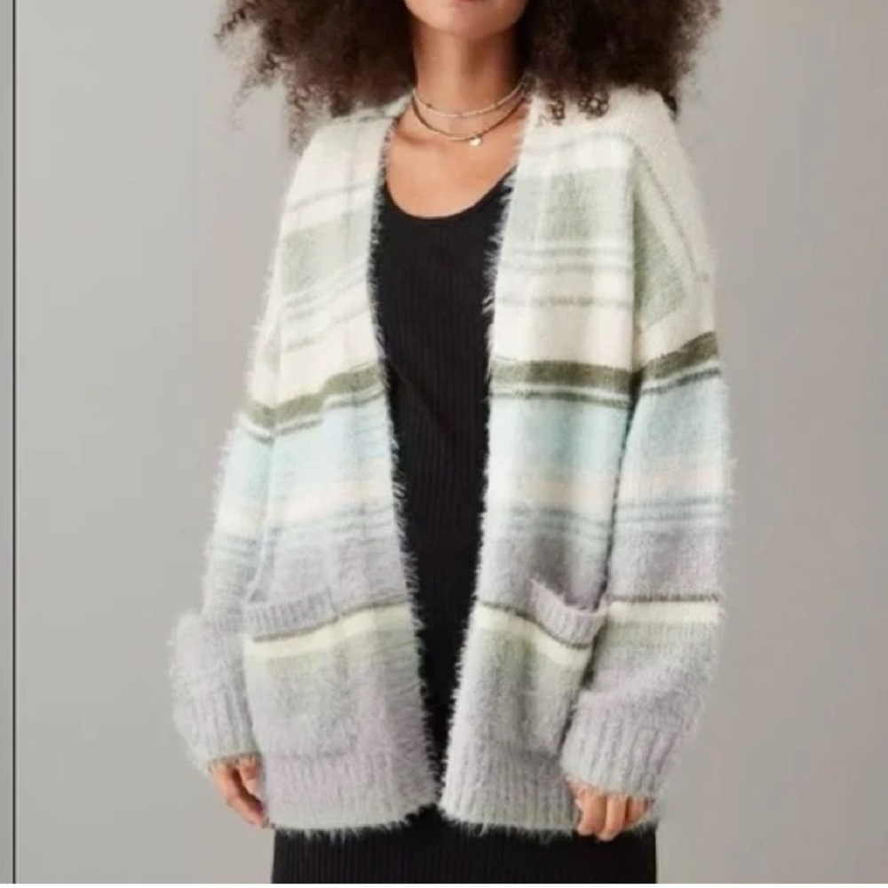 💕57 American Eagle Outfitters Soft Striped Cardigan